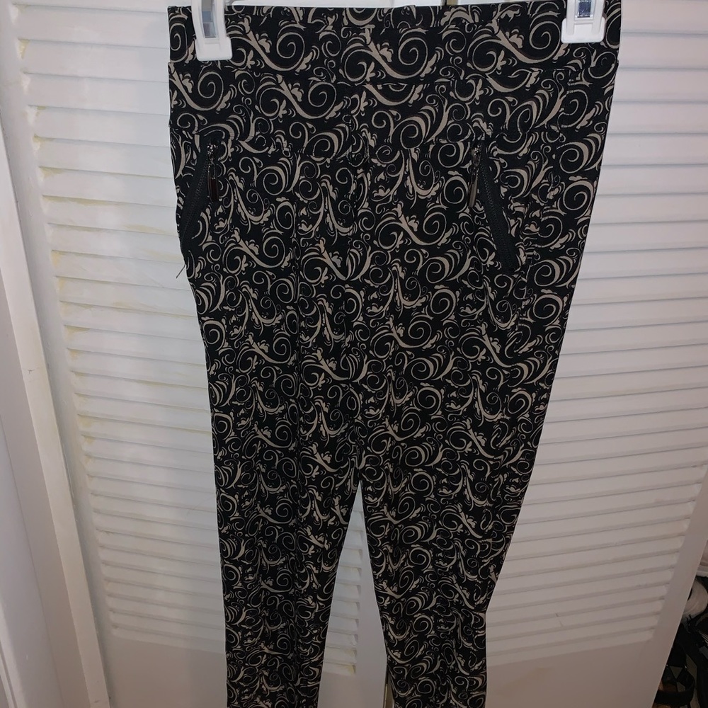Boutique Style leggings with zippers!!